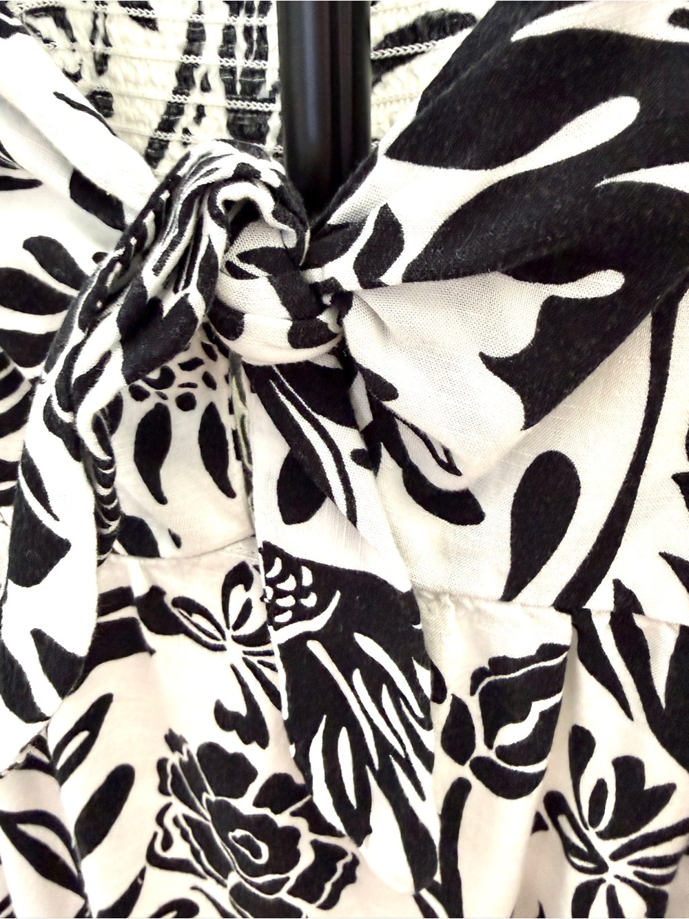 Knox Rose Black and White Floral Midi Dress - Picture 3 of 6